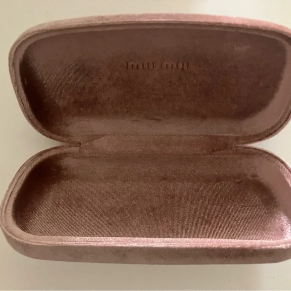 Miu Miu Velvet Pink Sunglasses Case - Picture 2 of 3